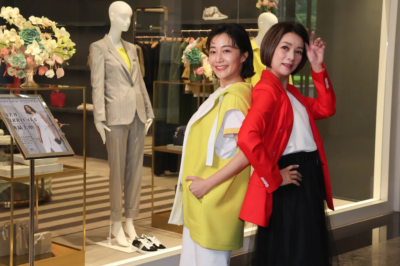 王渝文(右)和陳婉婷首次見面。彭欣偉攝