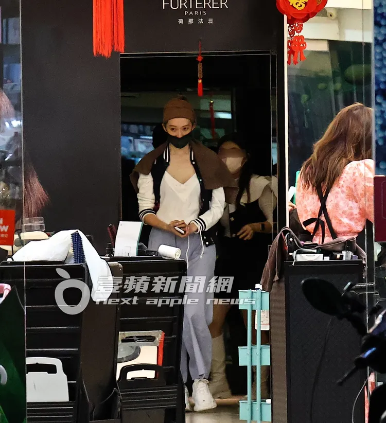 洗完頭包起來的王心恬看起來神清氣爽。特勤中心攝