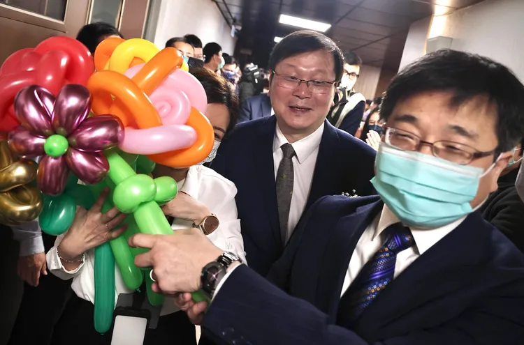 周志浩卸任署長，自嘲是「瘟神」！盼莊人祥接任「無病無災」。林林攝