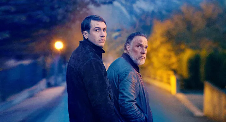 《追兇12夜》男主角巴斯欽布雍（左）勇奪最佳新演員, 卜力藍內勇奪男配。海鵬電影提供