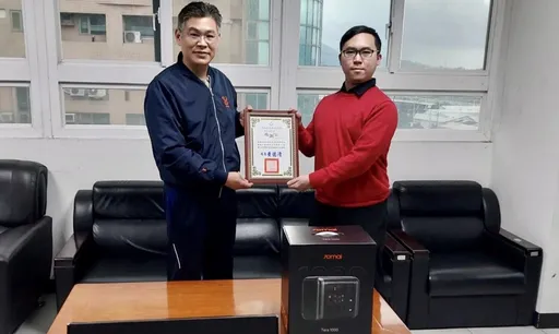 救災不中斷！幫辛苦的打火弟兄充電　企業慨捐儲能行動電源設備