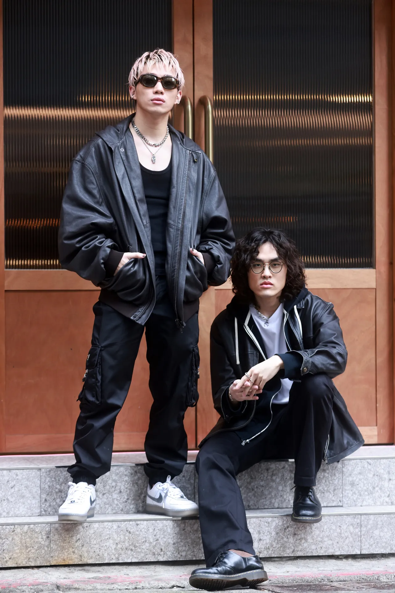 ØZI今与同门师弟鹤举办媒体见面会。新乐园音乐提供