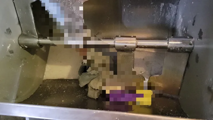 陳婦手掌捲入攪拌機。桃園市消防局提供