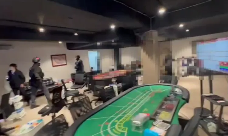 賭場內有員工與賭客117人。翻攝畫面