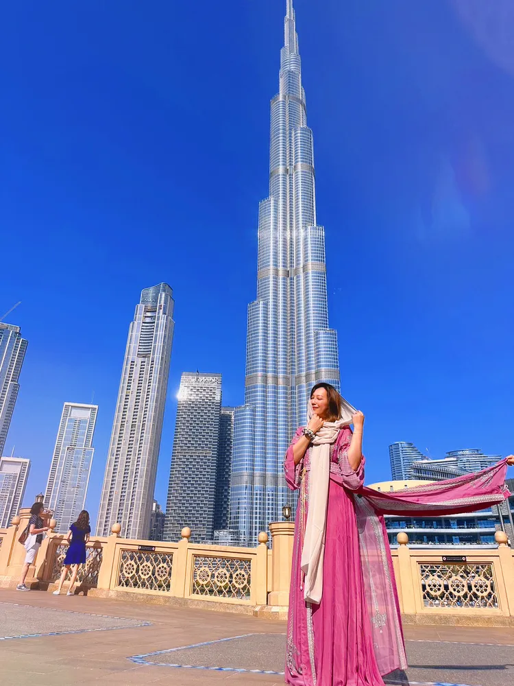 瑪菲司暢遊杜拜。Hola Mavis 國際連線