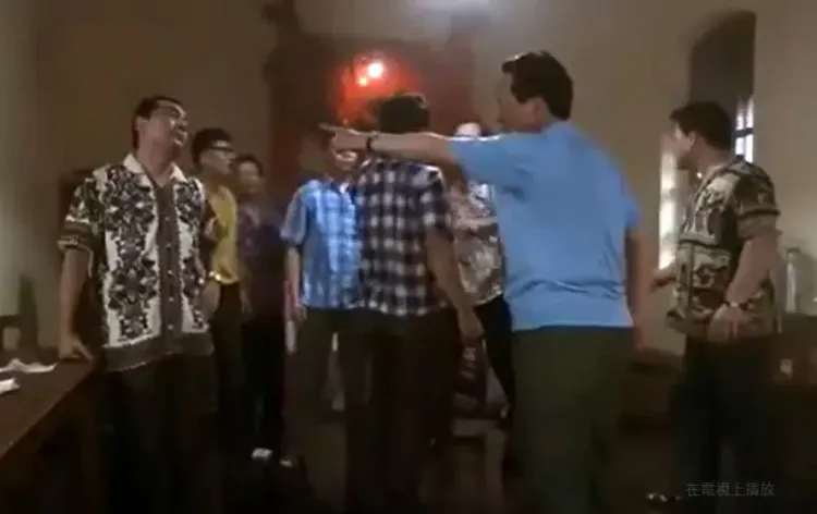 國民黨台北市議員游淑慧、國民黨新生代謝克洋及田方倫等人，都不約而同在臉書發文「你敢動我的馬，我就幹你的狗」等字句，原來這是曾紅極一時香港電影《五億探長雷洛傳》中的經典台詞，以此引喻賴清德動了黨內其他大咖勢力，才招致反撲。翻攝自YT頻道「余鐵雄」