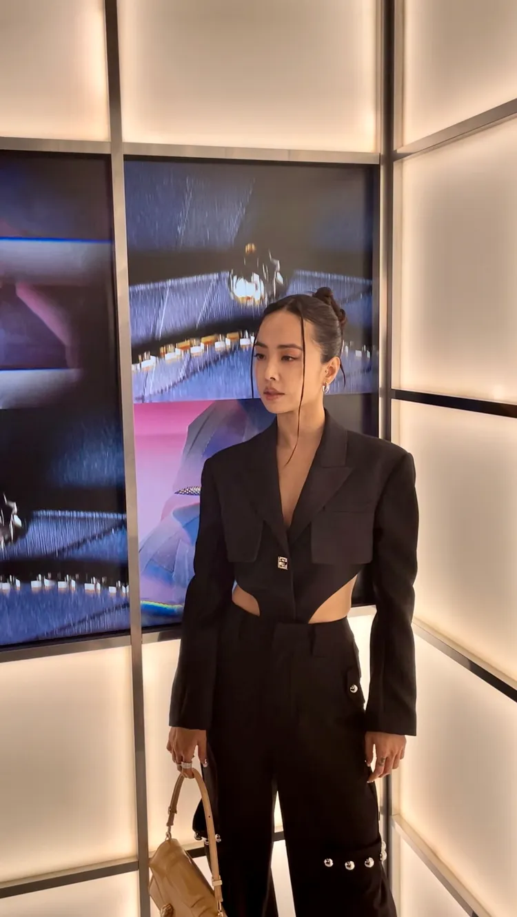 在鏡頭前格外專業的蔡依林，隨便擺個秀包pose都架式十足。陳張眾攝