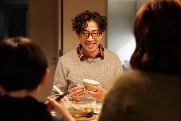 馬念先不相信聖誕老人，卻在《聖誕夜奇蹟》中演繹守護孩子聖誕節奇蹟的父親。公視台語台提供