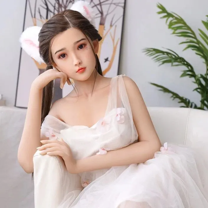 不過大家聯想到的多半是性感女體，但女律師透露其實一部份賣得很大宗的竟是小孩甚至是男生款式。引自淘寶