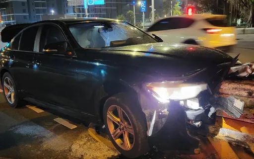 台中26歲男酒駕自撞 BMW毀了!撞擊影片曝光
