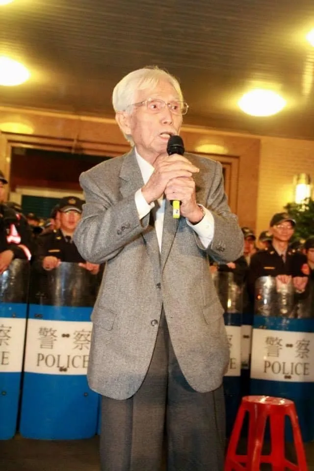 總統府資政辜寬敏去世。取自黃偉哲臉書