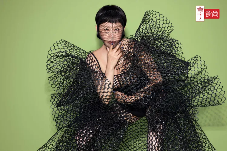 重金打造五套媲美演唱會等級的廣告造型，藍心湄喊「沒有什麼不能駕馭的」TVBS提供