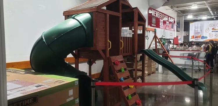 網友認為重點不是售價，而是沒那麼大的空地可以擺這個。翻攝自「COSTCO 好市多 商品消費心得分享區」臉書