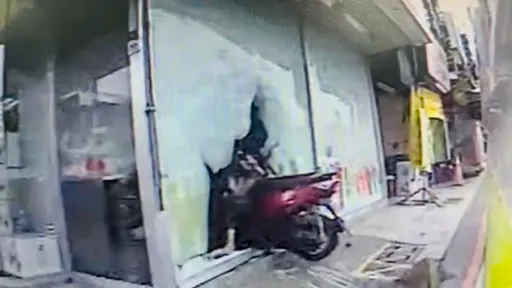 台南阿伯直直騎當作「超商得來速」 初四了!撞破這些東西恐賠50萬