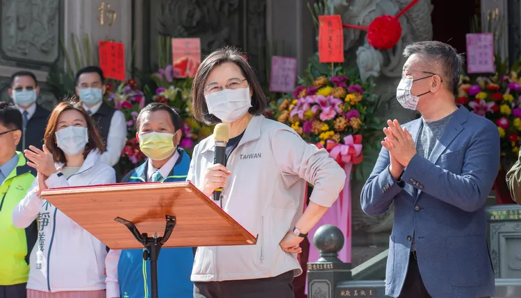 蔡英文到蔴園福興宮並致詞。總統府提供