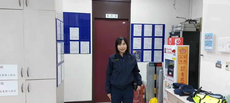 北投分局石牌所警員黃巧芳細心發現救護車牌照被註銷且找到駕駛。翻攝畫面