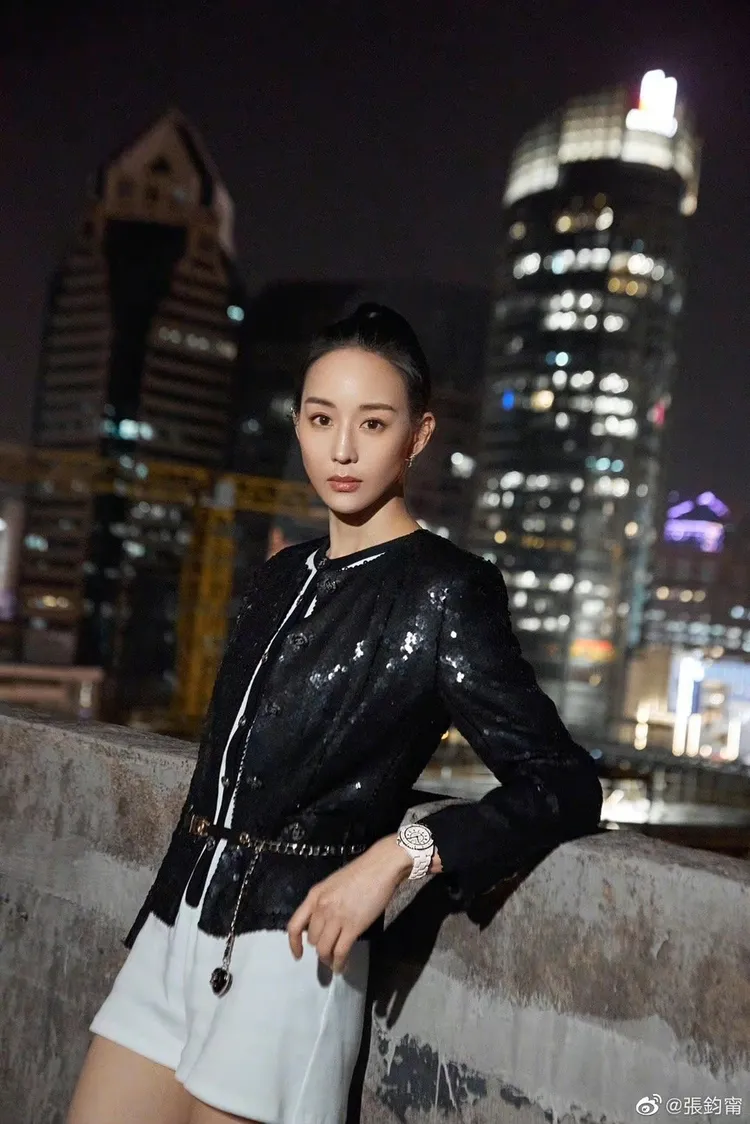 張鈞甯自己就賺很多啦，也懂買房投資，不必靠男人。翻攝張鈞甯微博 