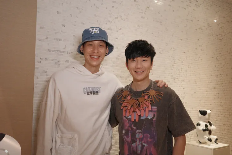 林俊傑（右）與好友林書豪相見歡。JFJ Productions提供