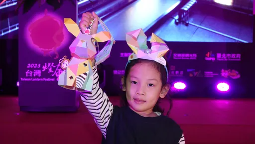 台灣燈會小提燈超搶手 今明15時現場排隊還有名額