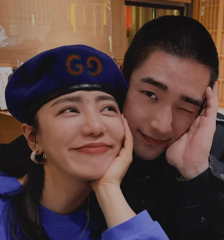 丁噹（左）和小金城武享受約會。翻攝丁噹IG