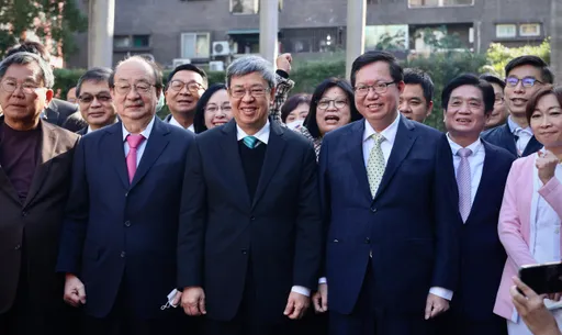 陳建仁赴立院被這樣迎接　喊話朝野支持落實普發6千元