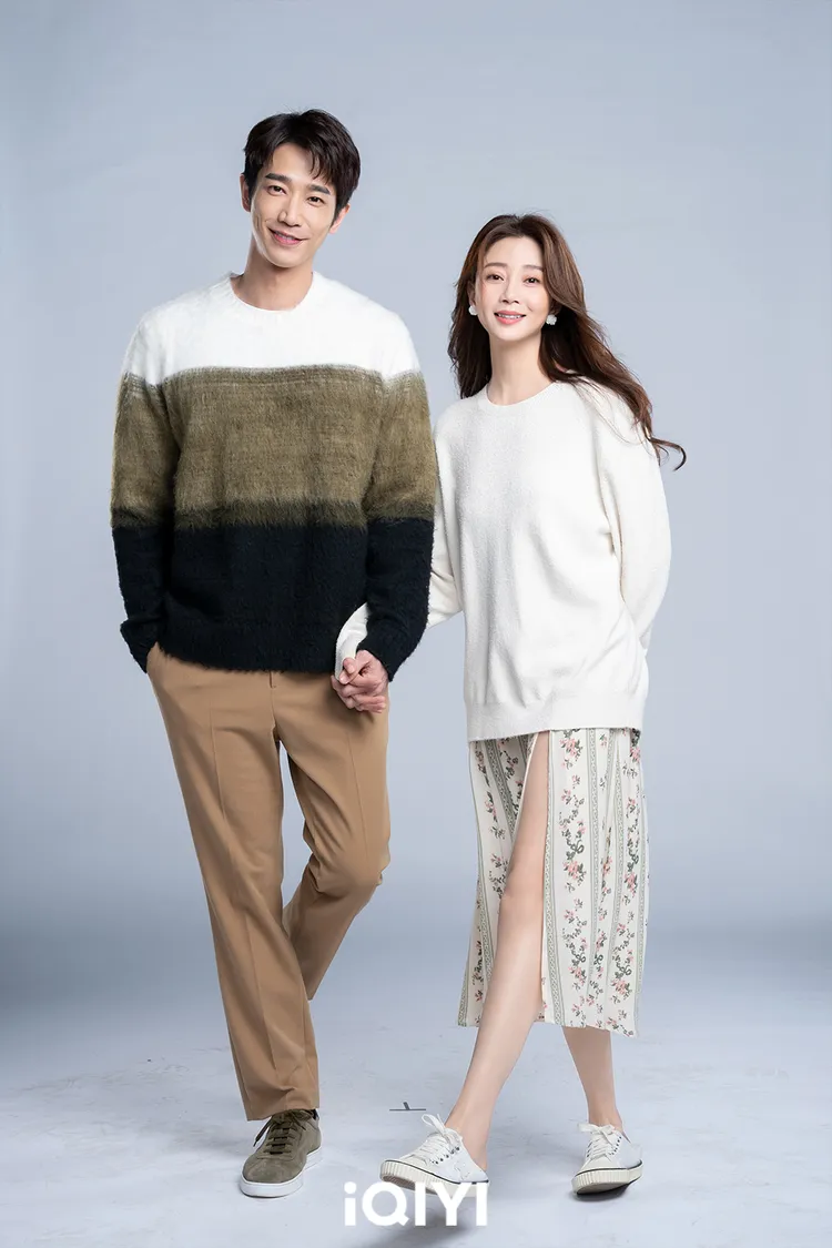 殷桃（右）與劉以豪談起姊弟戀。iQIYI提供