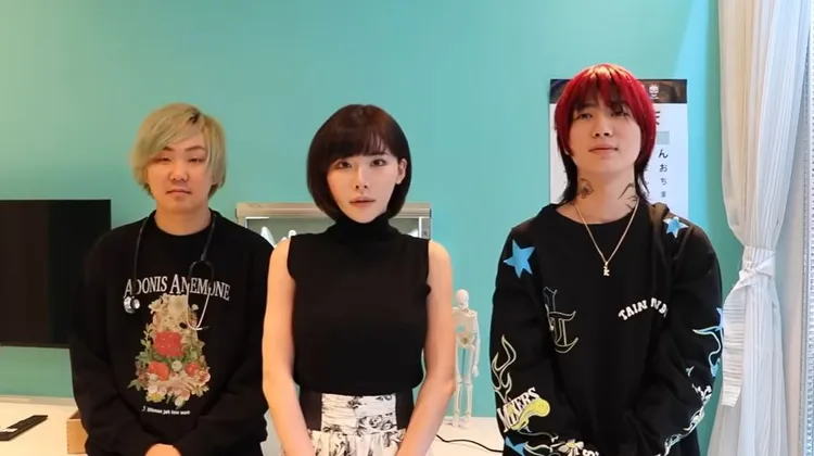 深田詠美（中）拍影片解釋並道歉。翻攝深田詠美YT