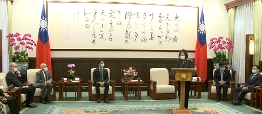 瑞士国会团晋见蔡英文　吁两岸歧见应通过对话和平解决