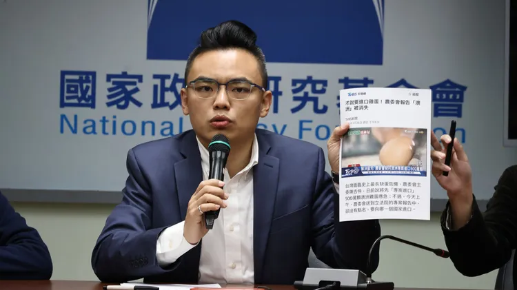 洪孟楷指出農委會主委陳吉仲多次下南投輔選。莊宗達攝