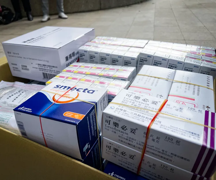 今天會準備點滴類或口服類藥物。賴昀岫攝