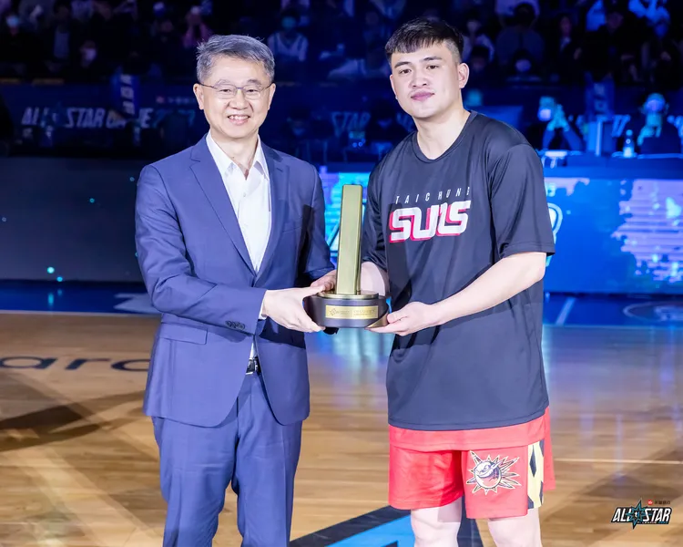 盧冠軒拿下3分大賽冠軍。  T1提供