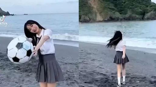 初戀系學生妹海灘現蹤　超可愛萌力爆棚！網喊：戀愛了