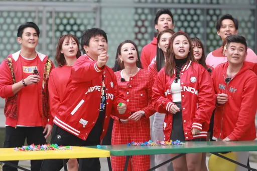 胡瓜折騰老半天射不準 楊繡惠見氣球怒喊「是保險套吧!」