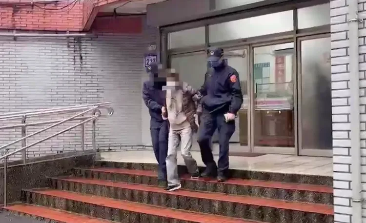 婦人遭警方移送法辦。翻攝畫面
