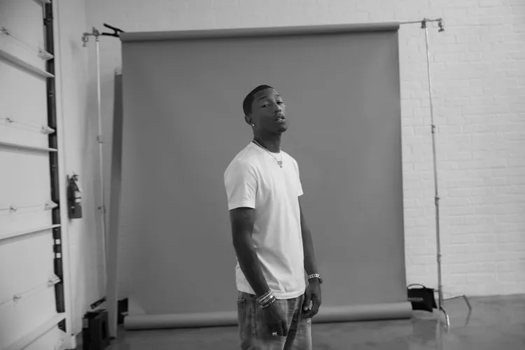 美國歌手「菲董」Pharrell Williams也是本季Genius系列的共創者之一。品牌提供