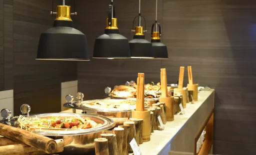 本月漲風狂襲!飯店自助餐漲1成、營養品漲1成8 民怨:疫後日子苦