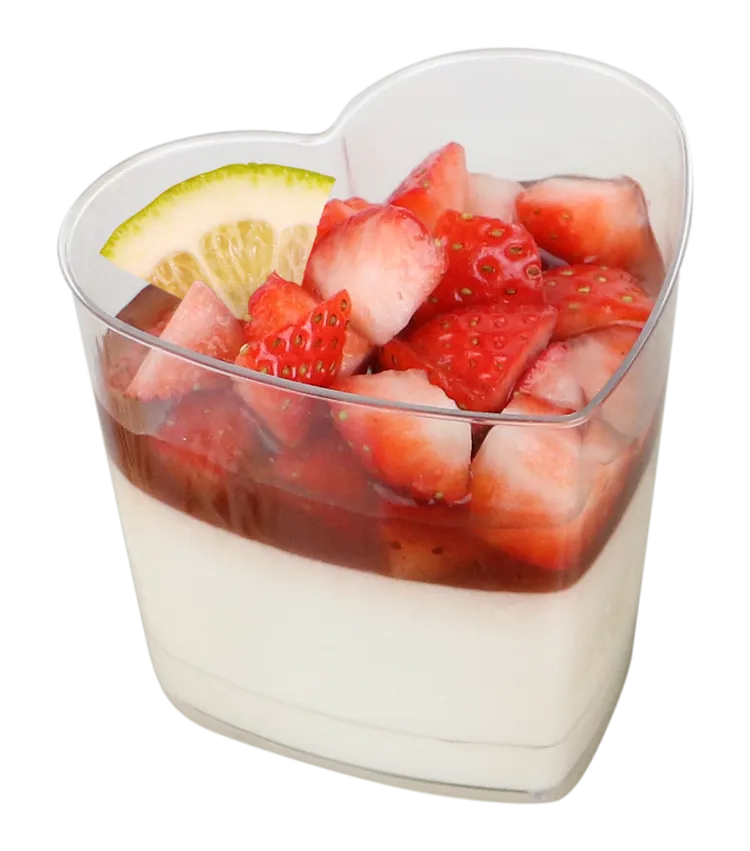 情人節限定款-許慶良鮮奶酪愛心杯。業者提供