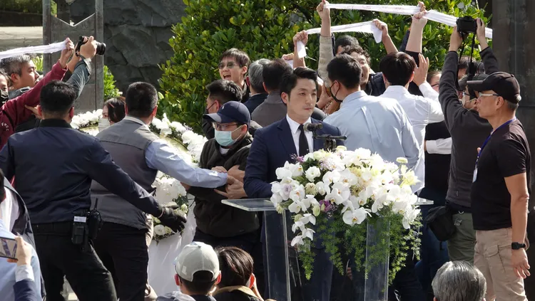 蔣萬安今參加228追思活動，致詞時遭到示威者抗議。莊宗達攝