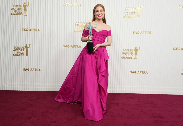 潔西卡雀絲坦獲得今天第一座電視電影或迷你影集類視后。美聯社