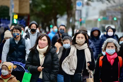 全民脫口罩了!王必勝證實明宣布上路時間 教長透露校園再鬆綁