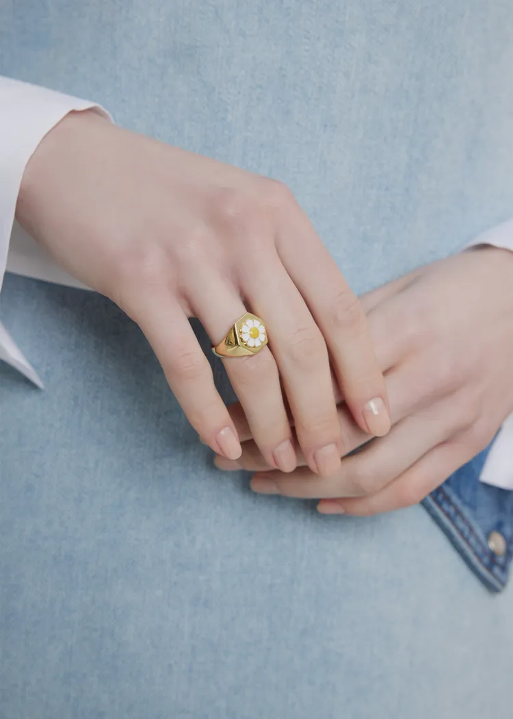 WILHELMINA GARCIA Daisy雛菊戒指，5980元。THE SPAACE提供