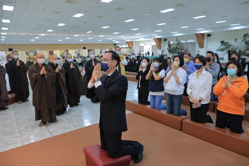 星雲圓寂|銘記大師「平安幸福照五洲」 朱立倫:致力推動兩岸和平