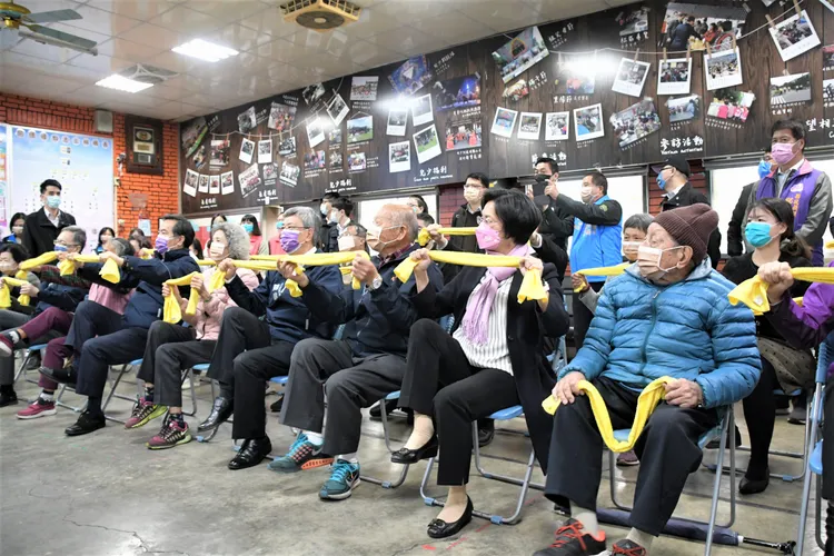 陳建仁肯定馬興社區發展協會，落實社區照顧，如同行政院推行的「打造溫暖而堅韌的台灣」，讓全民受到溫暖照顧。彰化縣府提供