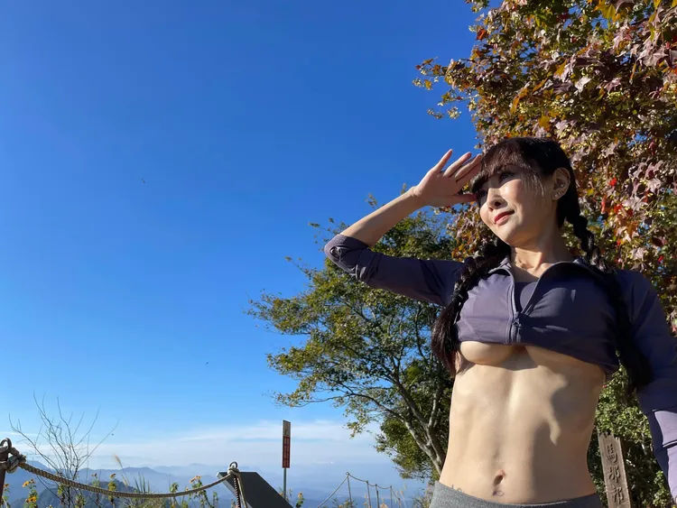 她臉書常曬出大尺度性感辣照。引自胡文英粉絲團