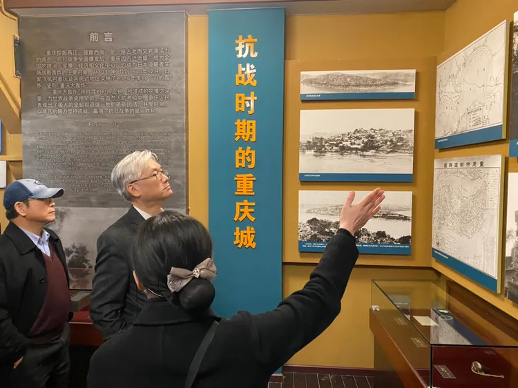 夏立言參訪重慶抗戰遺址博物館。國民黨提供