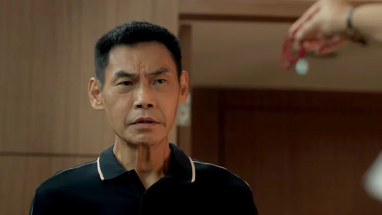 夏靖庭阻止女兒愛上自己在外面生的私生子。民視提供