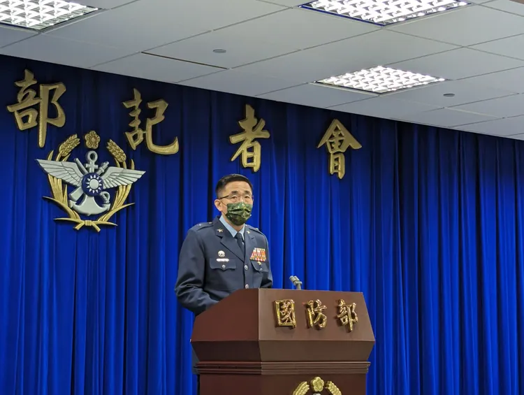 作計室防空暨資戰處處長莊鴻文面對間諜氣球問題，僅表示皆有掌握。蘇柏銓攝