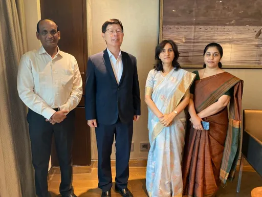 印度官員來台拜會鴻海 貼出劉揚偉合照