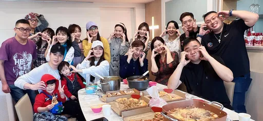 宋逸民被查稅首露面!教會新居落成開心笑了 「我的產業實在美好」