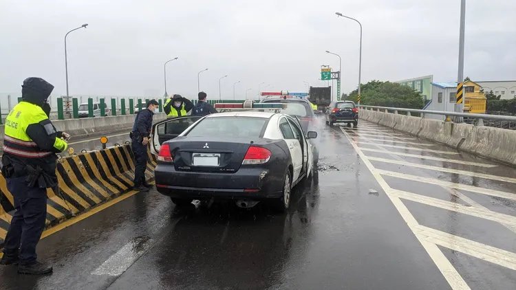 蘆洲警方獲報趕抵調查。淡水警分局提供